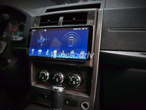 Jeep Cherokee 2012 Silver Automatic Used for Sale in Nasr city - 9
