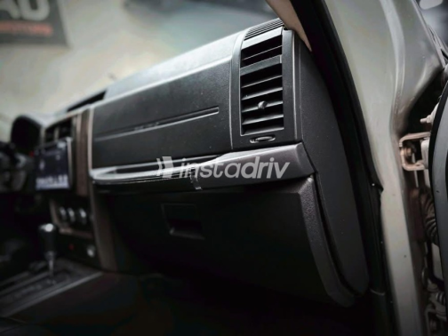 Jeep Cherokee 2012 Silver Automatic Used for Sale in Nasr city - 10