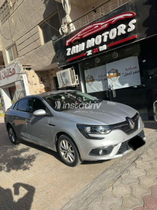 رينو ميجان 2021 فضي أوتوماتيك مستعملة للبيع في مدينة نصر - 4