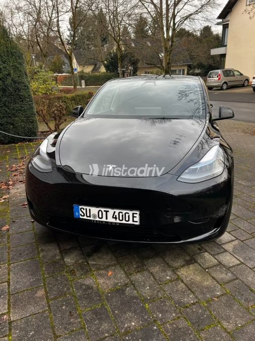 تسلا Model Y 2023 أسود أوتوماتيك مستعملة للبيع في القاهرة - 5