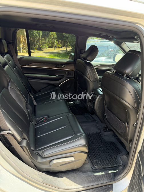 Jeep Grand Cherokee 2025 Silver Automatic Used for Sale in Cairo - 1