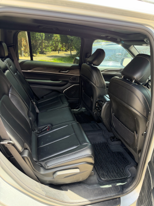 Jeep Grand Cherokee 2025 Silver Automatic Used for Sale in Cairo
