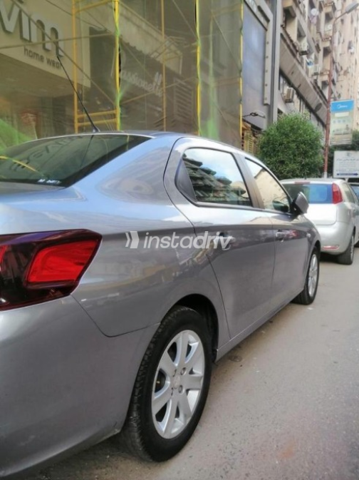 Peugeot 301 2021 Silver Automatic Used for Sale in Alexandria - 7