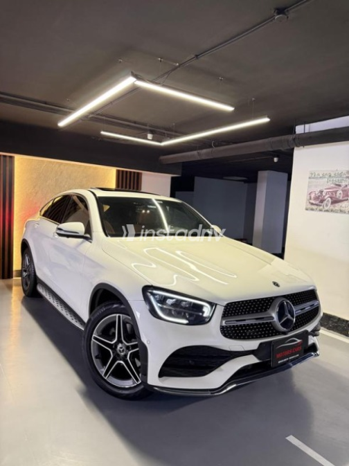 Mercedes GLC 300 2021 White Automatic Used for Sale in Cairo - 2