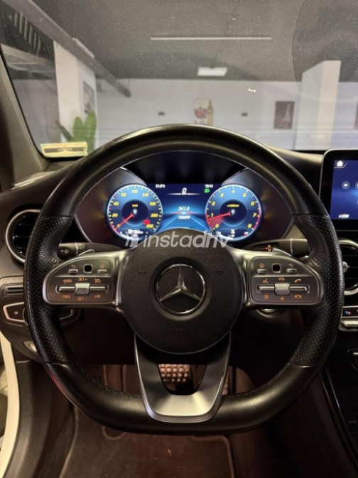 Mercedes GLC 300 2021 White Automatic Used for Sale in Cairo - 5