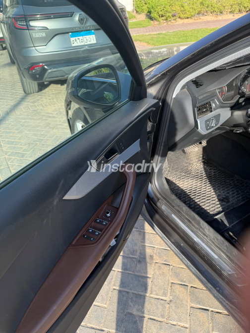Audi A4 2019 Gray Automatic Used for Sale in Cairo - 7