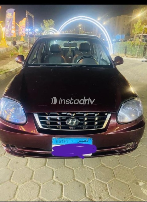 Hyundai Verna 2017 Dark Red Manual Used for Sale in 6 October - 3