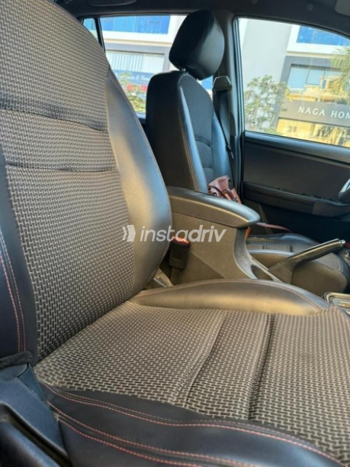 Chery Tiggo 3 2017 Silver Automatic Used for Sale in Sheikh Zayed City - 2
