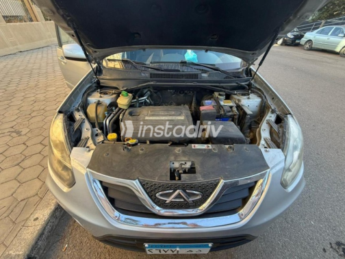 Chery Tiggo 3 2017 Silver Automatic Used for Sale in Sheikh Zayed City - 3