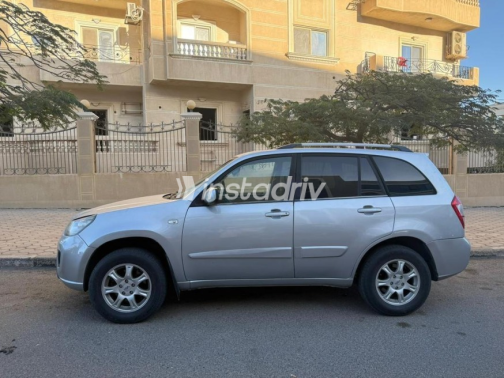 Chery Tiggo 3 2017 Silver Automatic Used for Sale in Sheikh Zayed City - 9