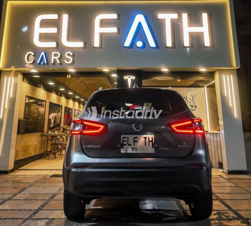 Nissan Qashqai 2019 Gray Automatic Used for Sale in Heliopolis - 2