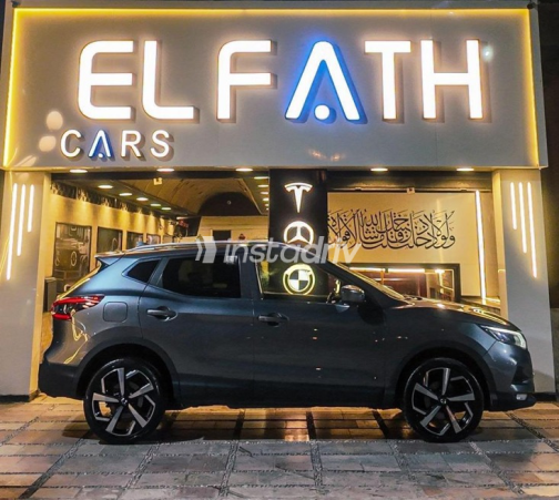 Nissan Qashqai 2019 Gray Automatic Used for Sale in Heliopolis - 3