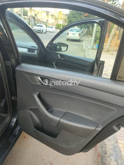 سكودا رابيد 2015 أسود يدوي مستعملة للبيع في الإسكندرية - 4