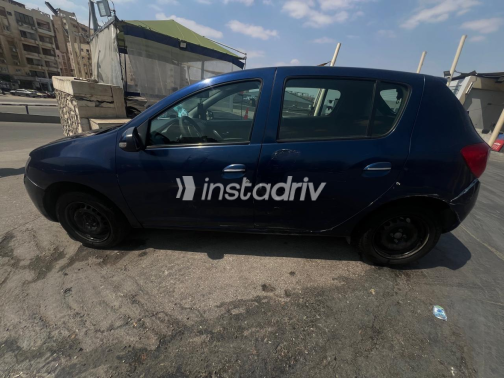 Renault Sandero 2017 Blue Automatic Used for Sale in Cairo - 4