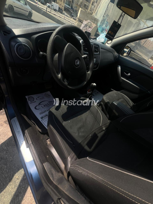 Renault Sandero 2017 Blue Automatic Used for Sale in Cairo - 7