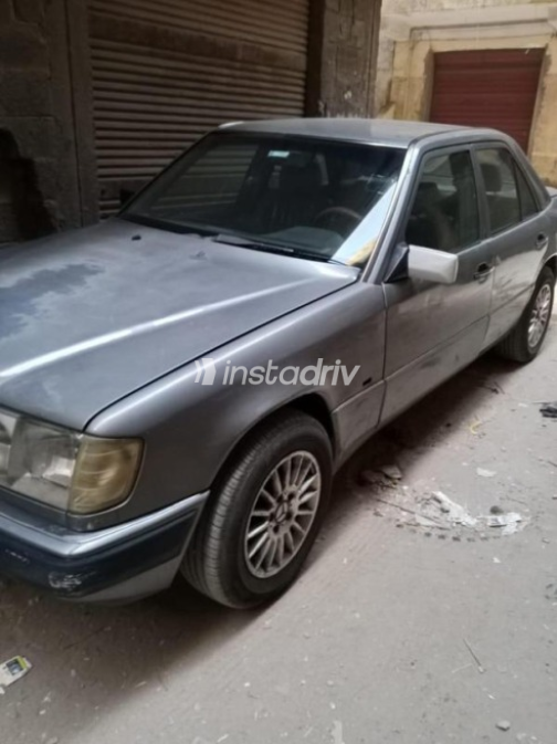مرسيدس E 200 1989 رمادي غامق يدوي مستعملة للبيع في القاهرة - 3