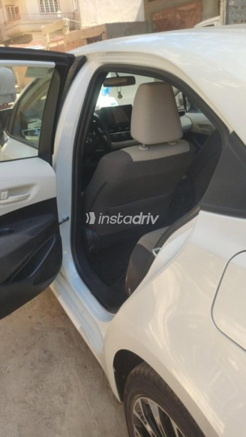 Toyota Corolla 2022 White Automatic Used for Sale in Greater Cairo ( Cairo + Giza) - 8