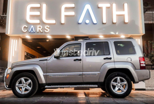 Jeep Cherokee 2013 Gold Automatic Used for Sale in Heliopolis - 4