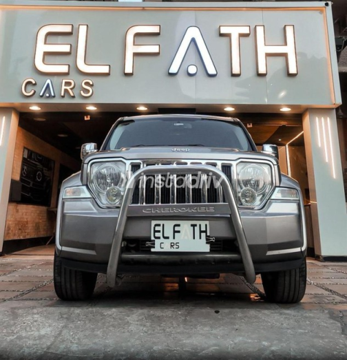 Jeep Cherokee 2013 Gold Automatic Used for Sale in Heliopolis - 6