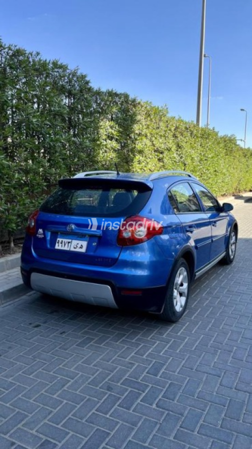 Brilliance FRV Cross 2015 Blue Manual Used for Sale in Sheikh Zayed City - 1