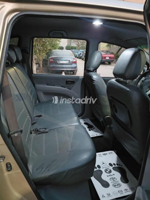 Hyundai Matrix 2006 Gold Automatic Used for Sale in Nasr city - 4