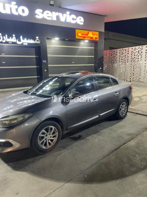 Renault Fluence 2015 Mocha Automatic Used for Sale in El Minya - 4