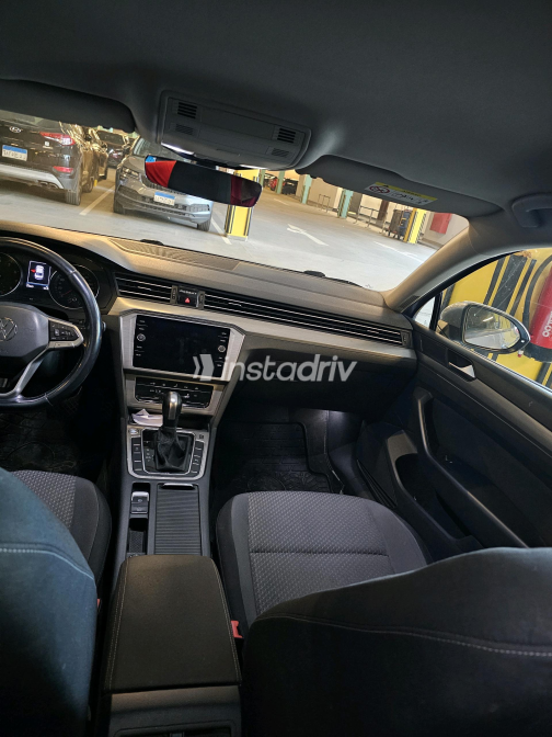 فولكس فاغن باسات 2021 فضي أوتوماتيك مستعملة للبيع في مصر الجديدة - 1
