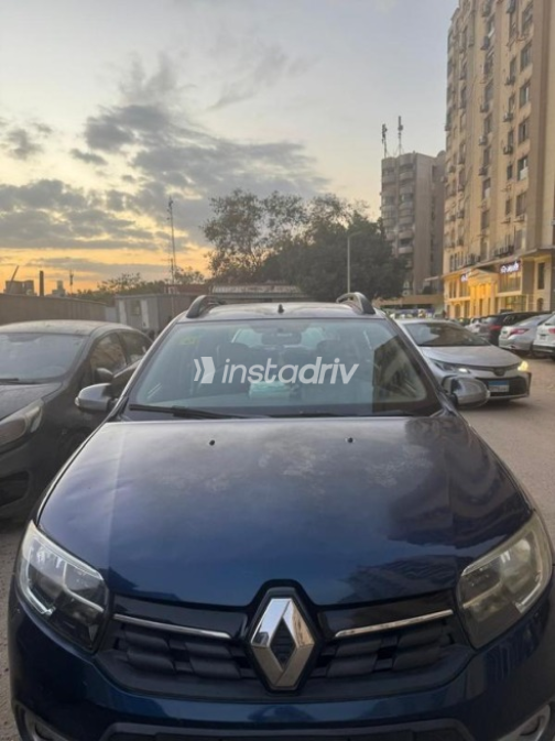 Renault Sandero Step Way 2018 White Automatic Used for Sale in Greater Cairo ( Cairo + Giza) - 1