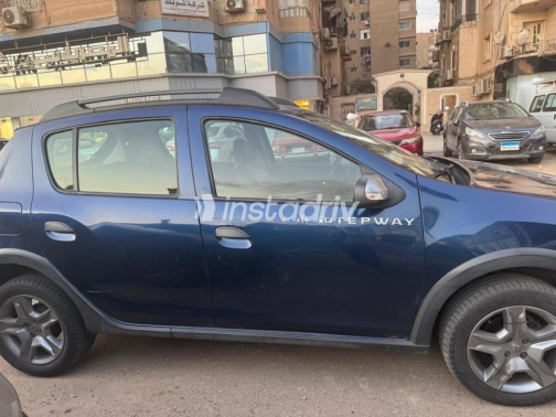 Renault Sandero Step Way 2018 White Automatic Used for Sale in Greater Cairo ( Cairo + Giza) - 4
