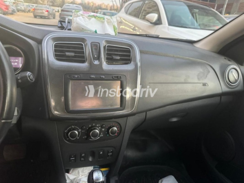 Renault Sandero Step Way 2018 White Automatic Used for Sale in Greater Cairo ( Cairo + Giza) - 6