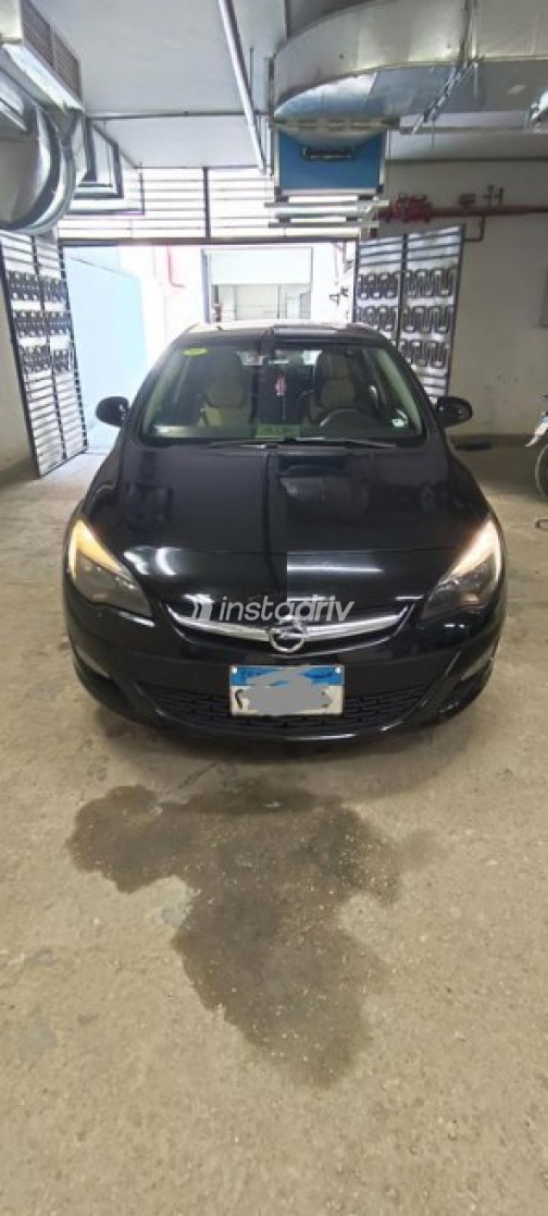 Opel Astra 2020 White Automatic Used for Sale in Greater Cairo ( Cairo + Giza) - 1