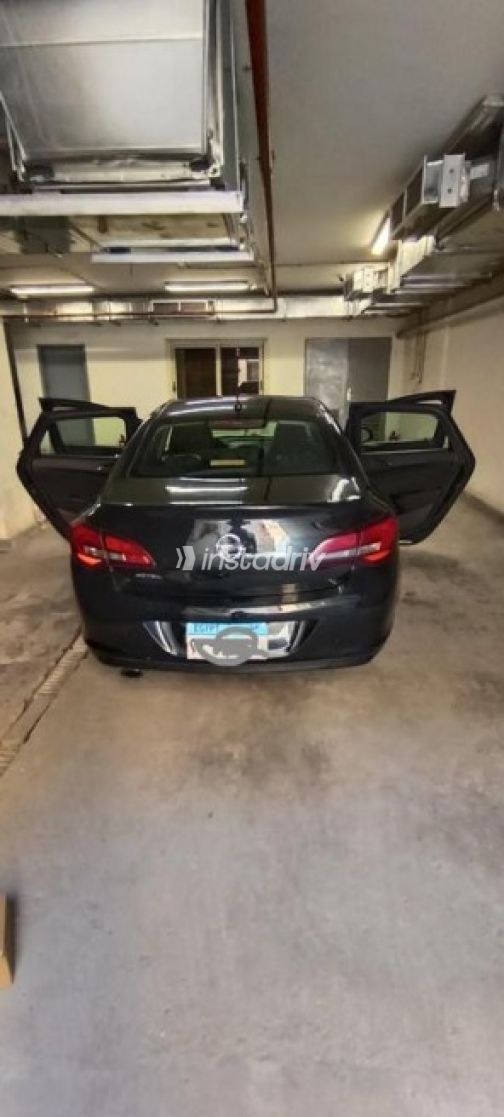 Opel Astra 2020 White Automatic Used for Sale in Greater Cairo ( Cairo + Giza) - 4