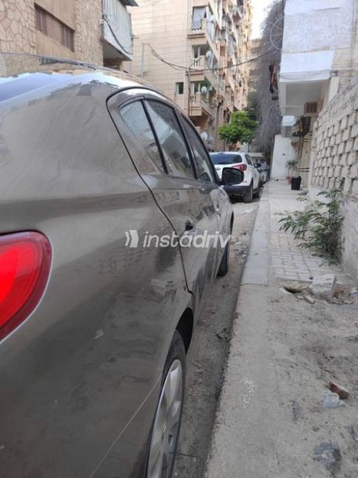 نيسان صنى 2018 برونزي أوتوماتيك مستعملة للبيع في الإسكندرية - 5