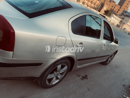 سكودا اوكتافيا A5 2005 فضي أوتوماتيك مستعملة للبيع في أسيوط - 4