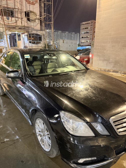مرسيدس E 300 2010 أسود أوتوماتيك مستعملة للبيع في أسوان - 4