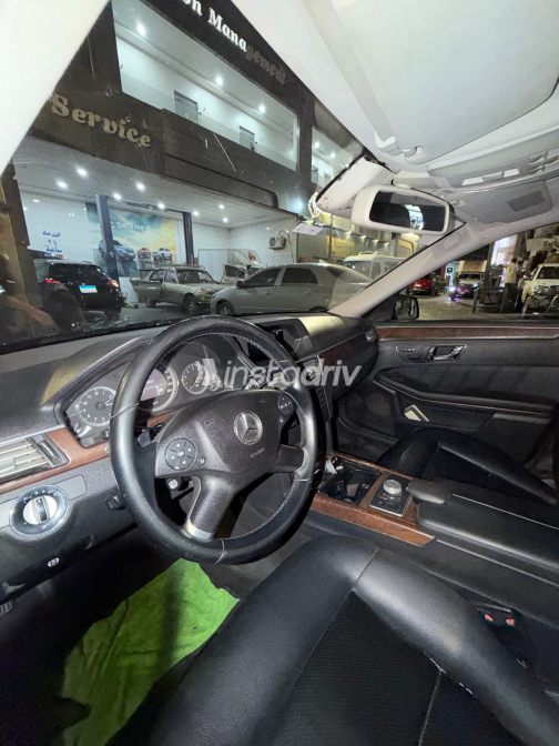 مرسيدس E 300 2010 أسود أوتوماتيك مستعملة للبيع في أسوان - 8