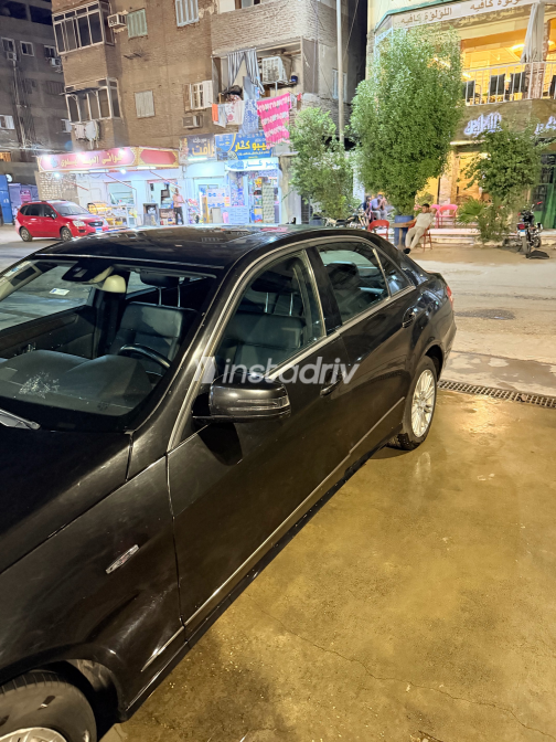 مرسيدس E 300 2010 أسود أوتوماتيك مستعملة للبيع في أسوان - 9