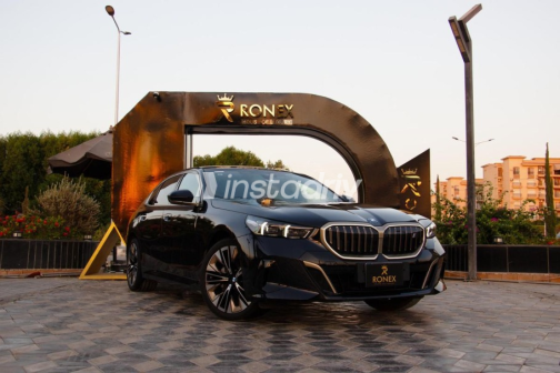 بي ام دبليو I5 2025 أزرق غامق أوتوماتيك مستعملة للبيع في مدينة نصر - 1