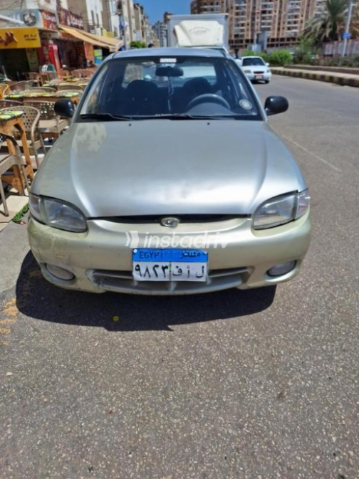 Hyundai Accent 1999 Gold Manual Used for Sale in Kafr el-Sheikh - 2