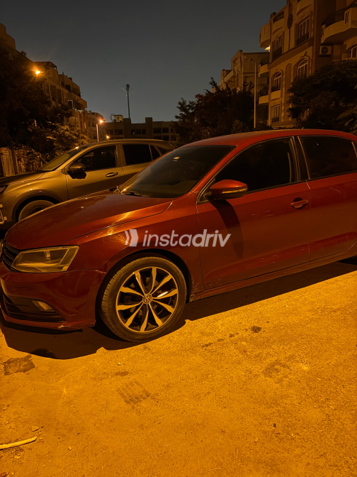 Volkswagen Jetta 2017 White Automatic Used for Sale in Menouf - 2