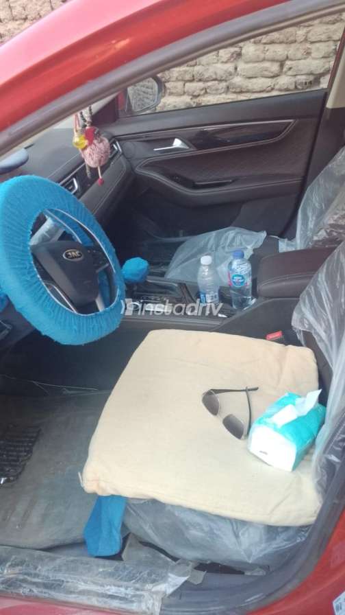 Jac J7 2025 Red Automatic Used for Sale in Nasr city - 5