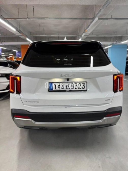Kia Sorento 2024 White Automatic Used for Sale in 6 October - 4