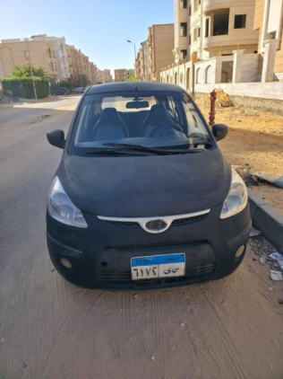 هيونداي I10 2010 أزرق غامق يدوي مستعملة للبيع في 6 أكتوبر