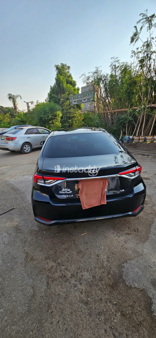 Toyota Corolla 2019 Black Automatic Used for Sale in Cairo - 10