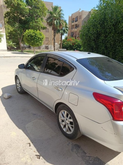 Nissan Sunny 2021 Silver Automatic Used for Sale in 6 October - 2