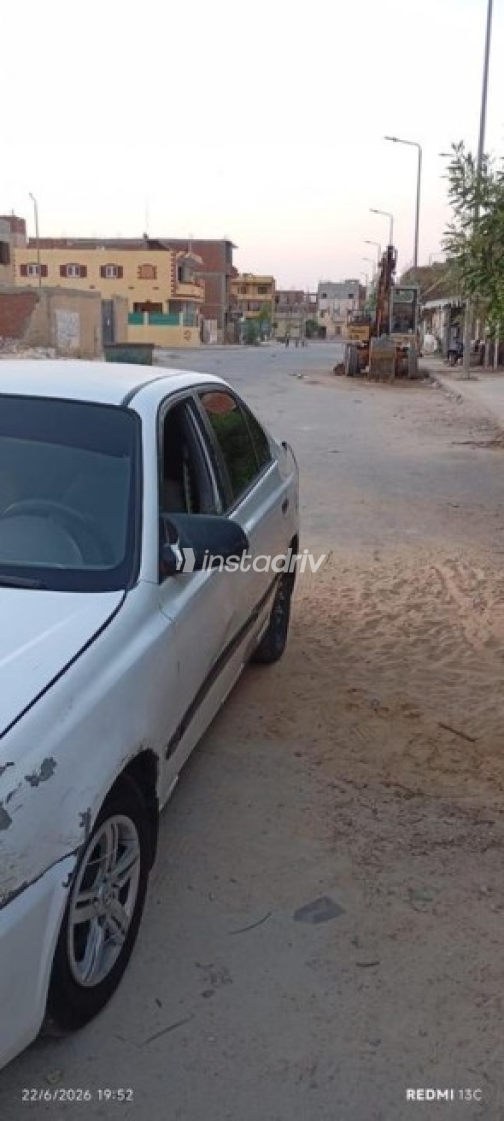 Hyundai Verna 2014 White Manual Used for Sale in 10th of Ramadan - 2