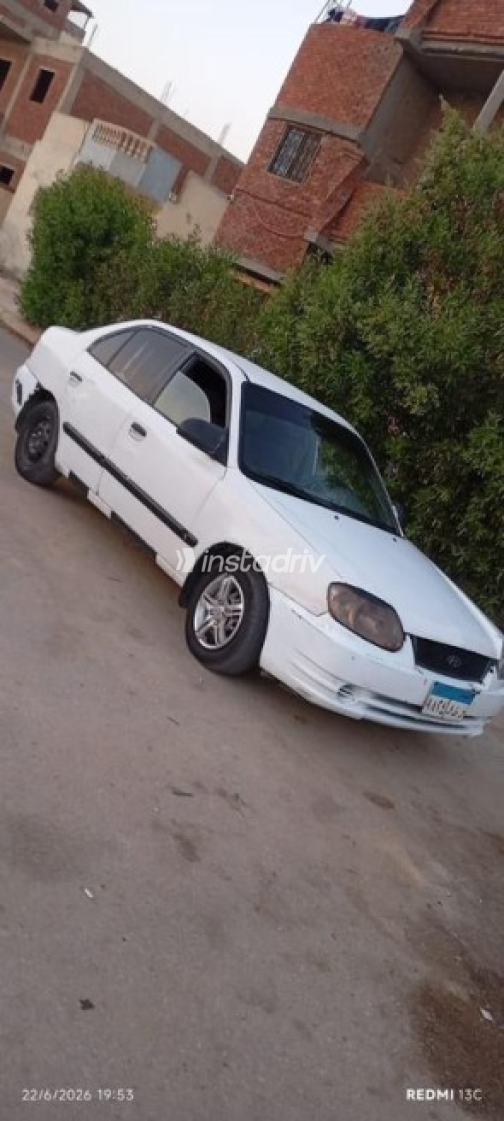 Hyundai Verna 2014 White Manual Used for Sale in 10th of Ramadan - 4