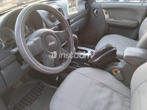 Jeep Liberty 2006 Silver Automatic Used for Sale in Cairo - 3
