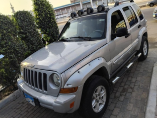 Jeep Liberty 2006 Silver Automatic Used for Sale in Cairo