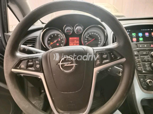 Opel Astra 2016 Black Automatic Used for Sale in Cairo - 2